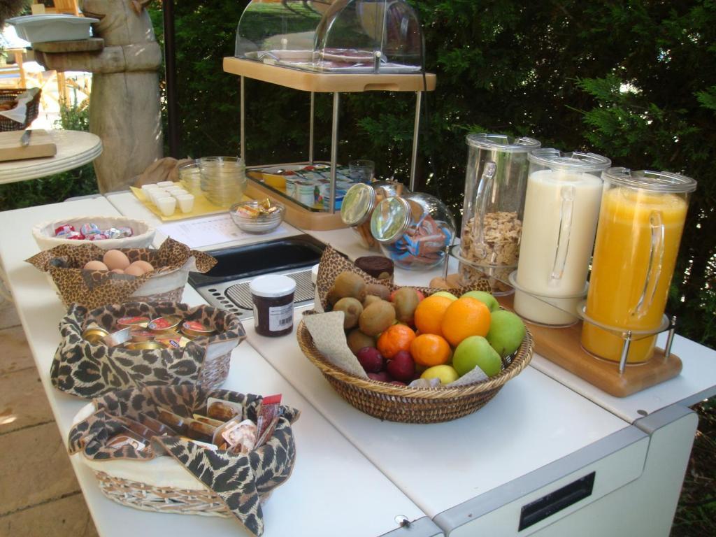Le Mas Shabanou Bed and Breakfast Roquefort-les-Pins Exterior foto