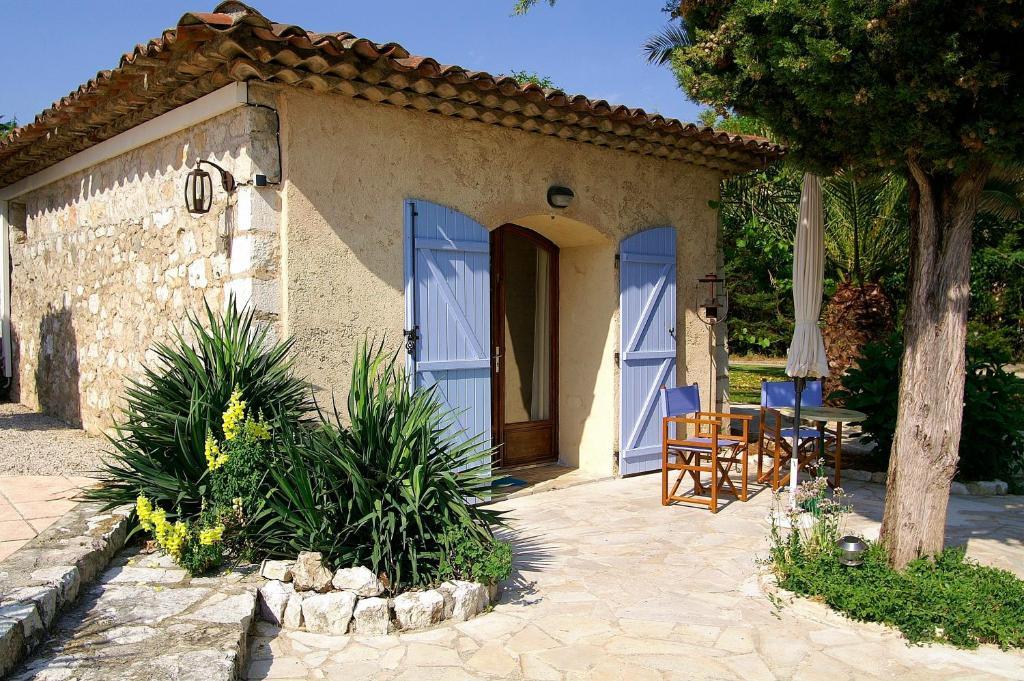 Le Mas Shabanou Bed and Breakfast Roquefort-les-Pins Exterior foto