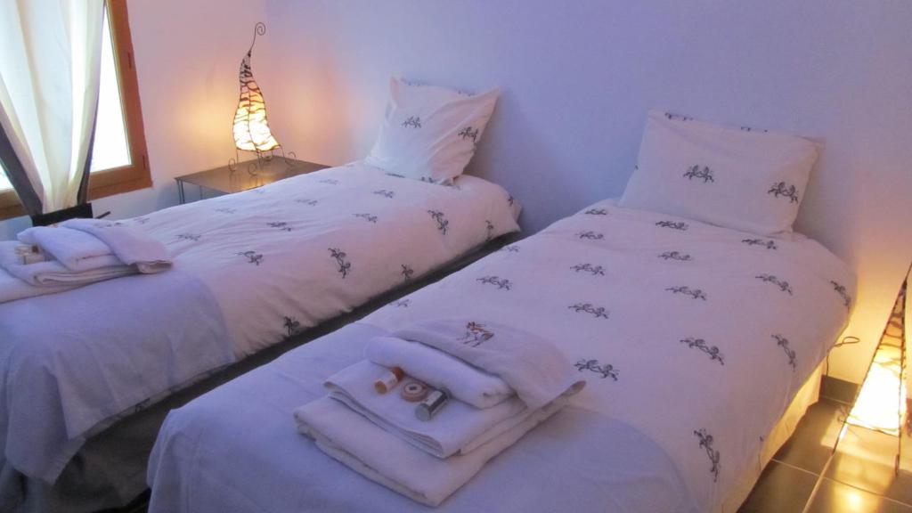 Le Mas Shabanou Bed and Breakfast Roquefort-les-Pins Habitación foto