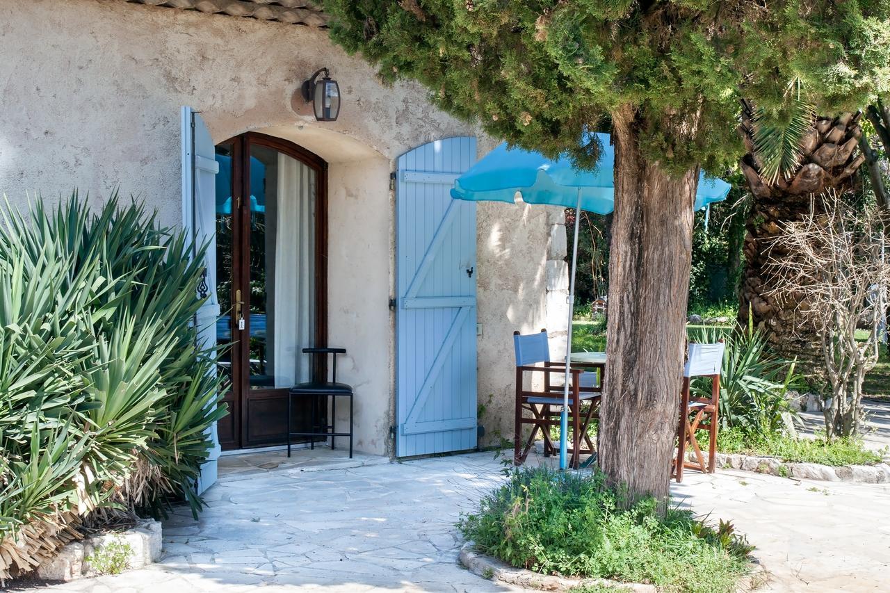 Le Mas Shabanou Bed and Breakfast Roquefort-les-Pins Exterior foto