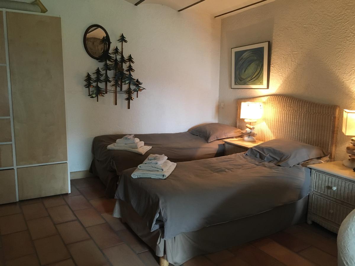 Le Mas Shabanou Bed and Breakfast Roquefort-les-Pins Exterior foto