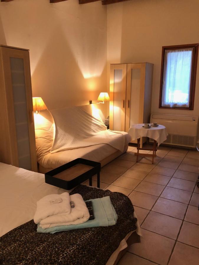 Le Mas Shabanou Bed and Breakfast Roquefort-les-Pins Exterior foto